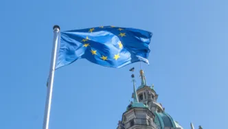 Europa-Flagge vor dem Neuen Rathaus
