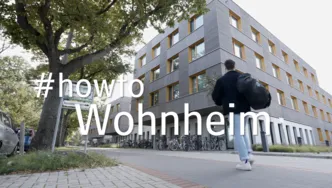 Collage: Mensch geht auf einem Bürgersteig vor einem modernen Gebäude, auf dem Bild steht "#howto Wohnheim – Studentenwerk Hannover"